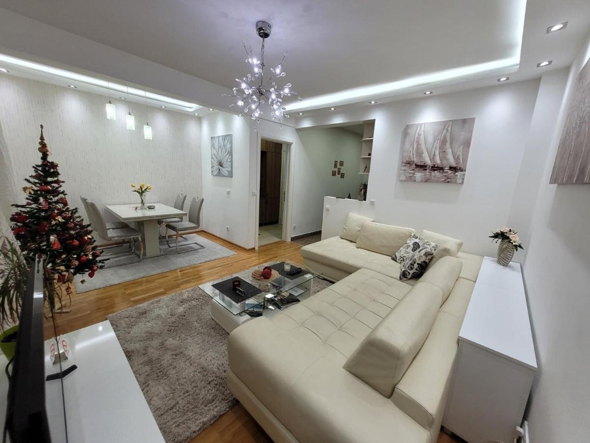 Apartment Joy Belgrado Exterior foto